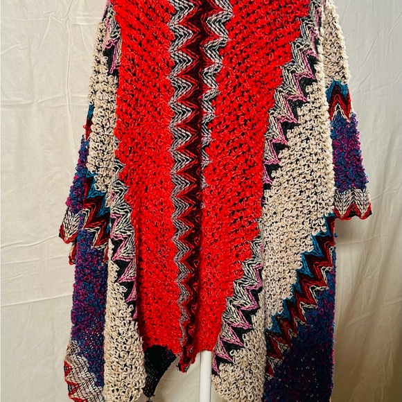 Poncho - Shaw - Picture 4 of 6